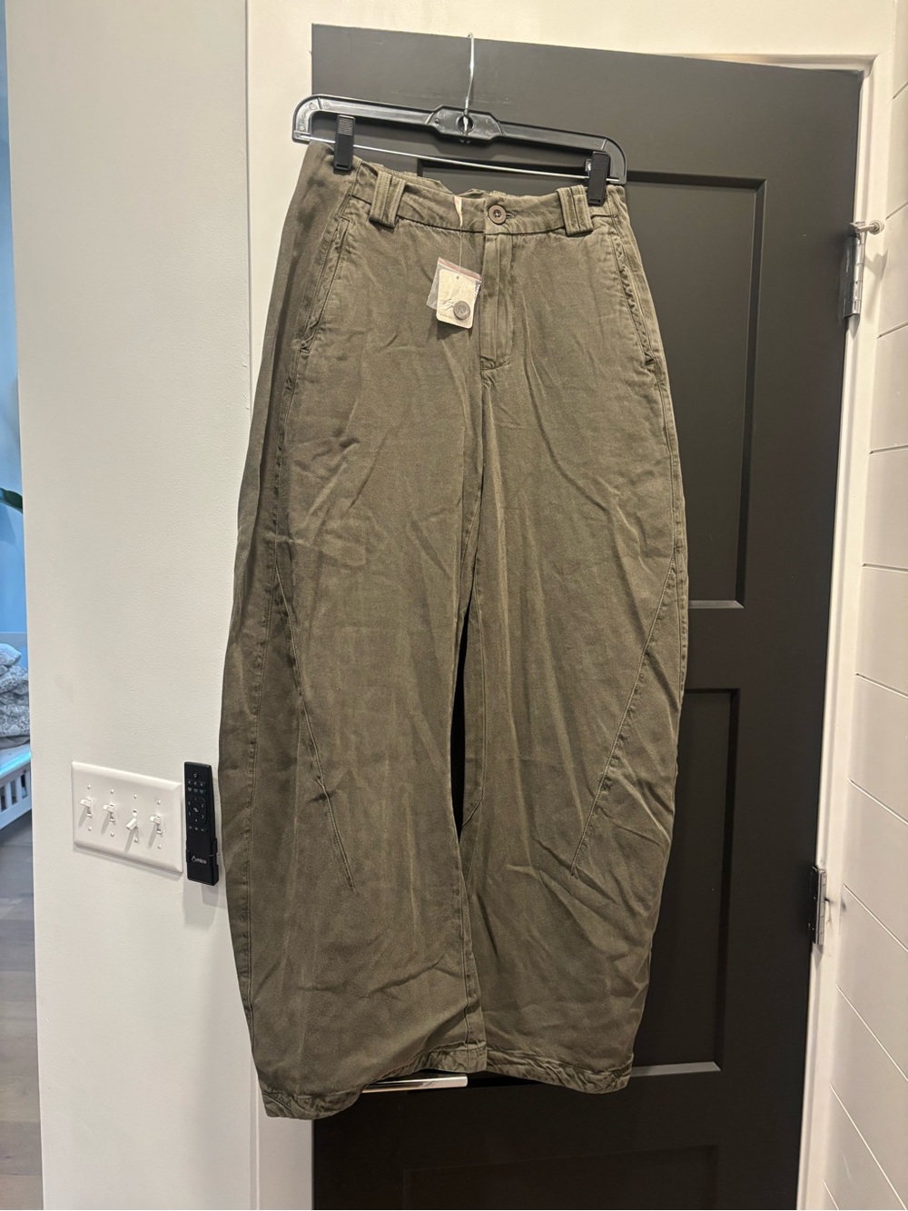 Free People Spotlight Washed Barrel Chino Trousers 0 Dusty Olive NWT Wide Pant - Picture 6 of 14